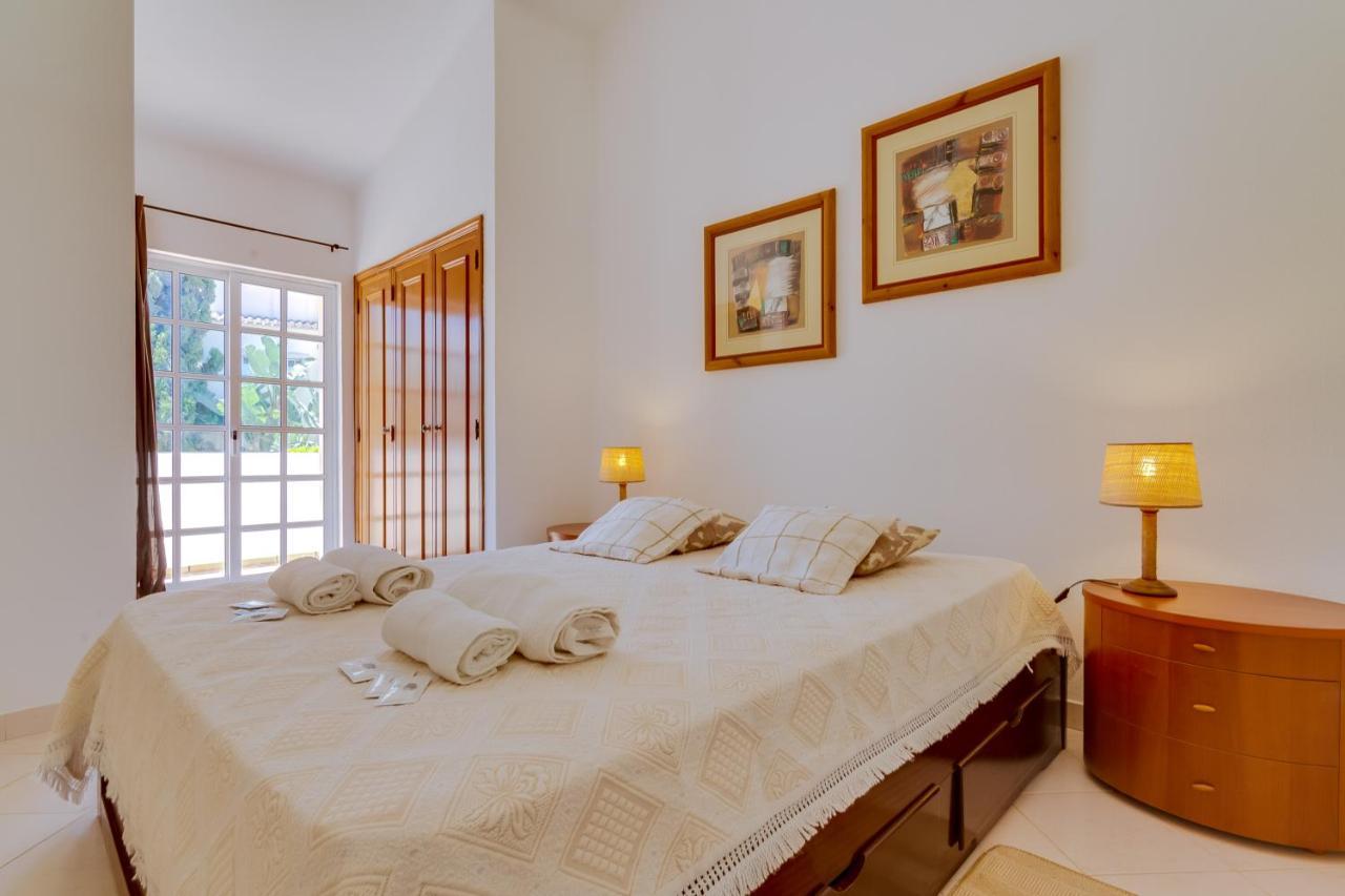 Small Villa 4Pax -Shared Pool @ Homesbyfc Albufeira Exterior photo